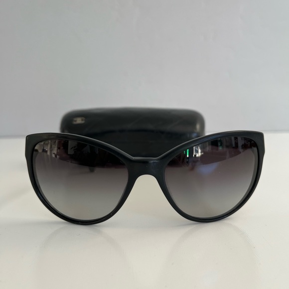 Auth CHANEL SUNGLASSES 5215 - Picture 2 of 11